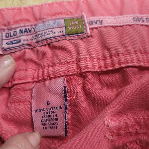 Old Navy Coral Colored Capris Size 6 - Picture 5 of 9